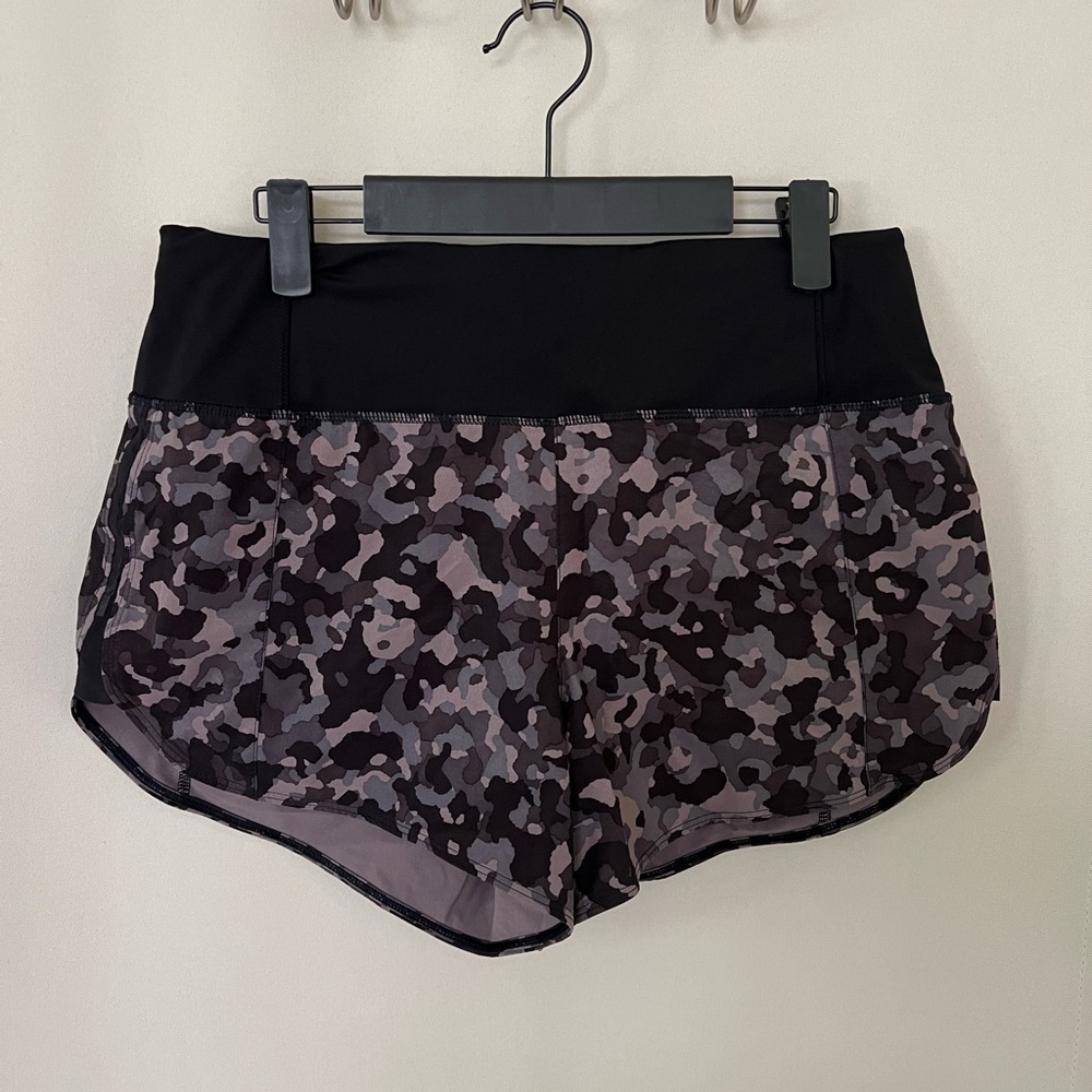 Athleta Women's Small Black Grey Running Free Printed 3.5" Athletic Short‎